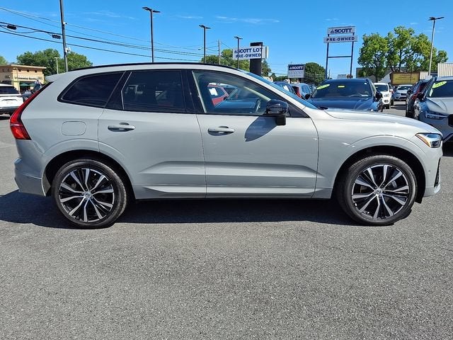 2024 Volvo XC60 Ultimate Dark Theme