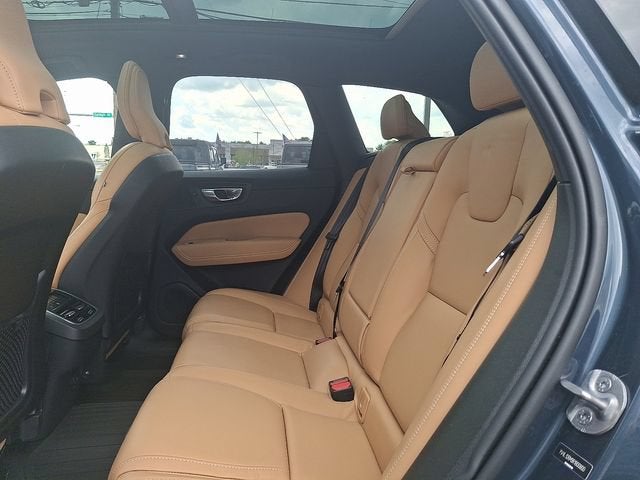 2024 Volvo XC60 Ultimate Dark Theme