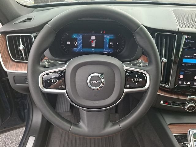 2024 Volvo XC60 Ultimate Dark Theme