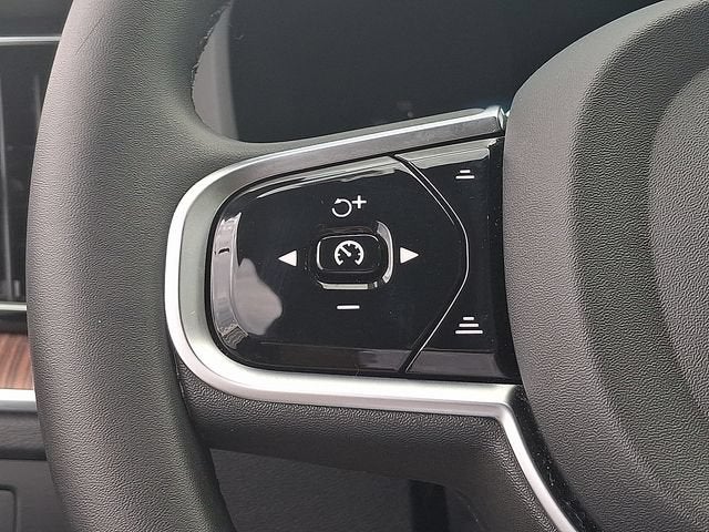 2024 Volvo XC60 Ultimate Dark Theme