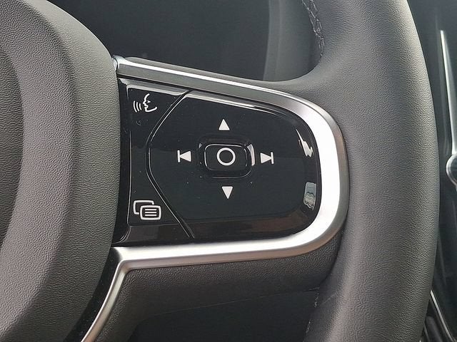 2024 Volvo XC60 Ultimate Dark Theme