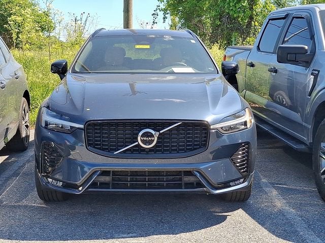 2024 Volvo XC60 Ultimate Dark Theme