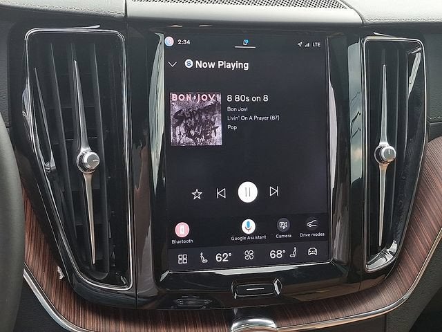 2024 Volvo XC60 Ultimate Dark Theme