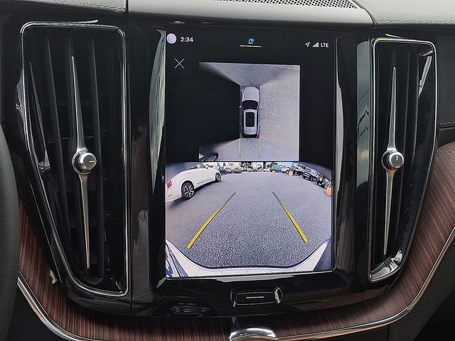 2024 Volvo XC60 Ultimate Dark Theme
