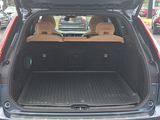 2024 Volvo XC60 Ultimate Dark Theme