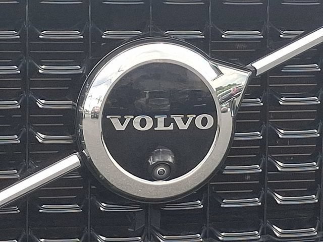 2024 Volvo XC60 Ultimate Dark Theme