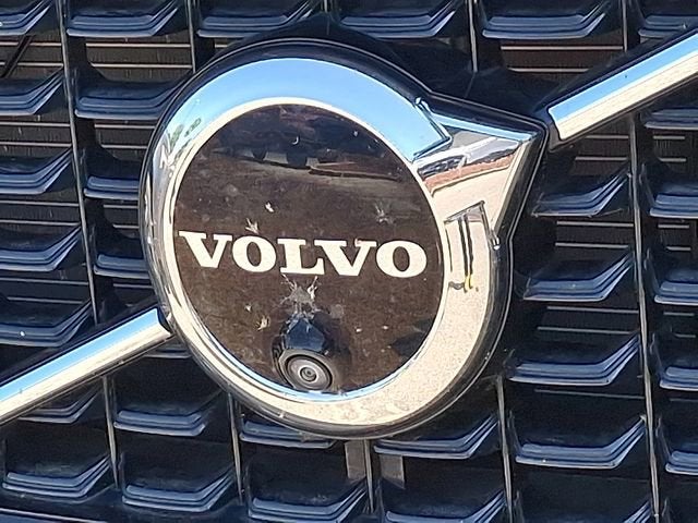 2024 Volvo XC60 Ultimate Dark Theme