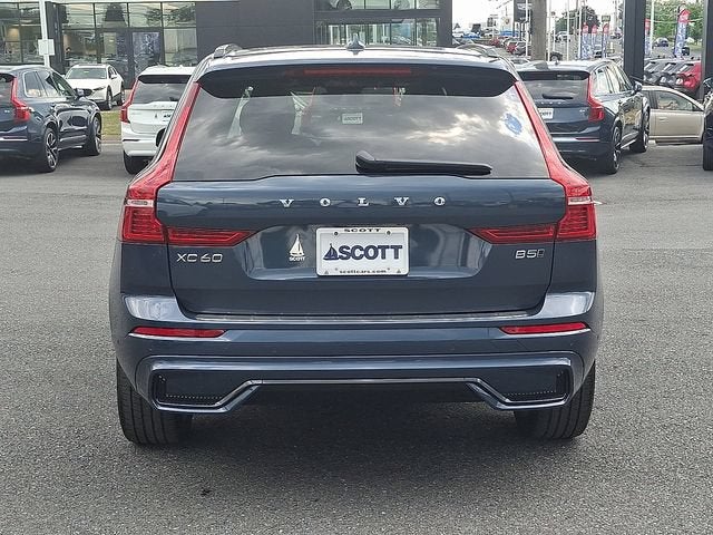 2024 Volvo XC60 Ultimate Dark Theme