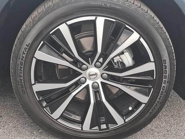 2024 Volvo XC60 Ultimate Dark Theme