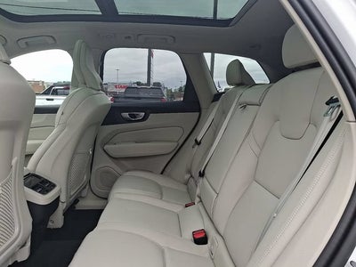 2024 Volvo XC60 Ultimate Dark Theme