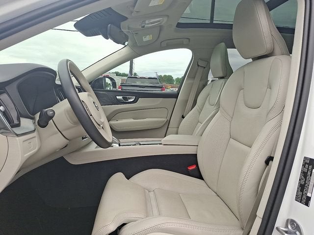 2024 Volvo XC60 Ultimate Dark Theme
