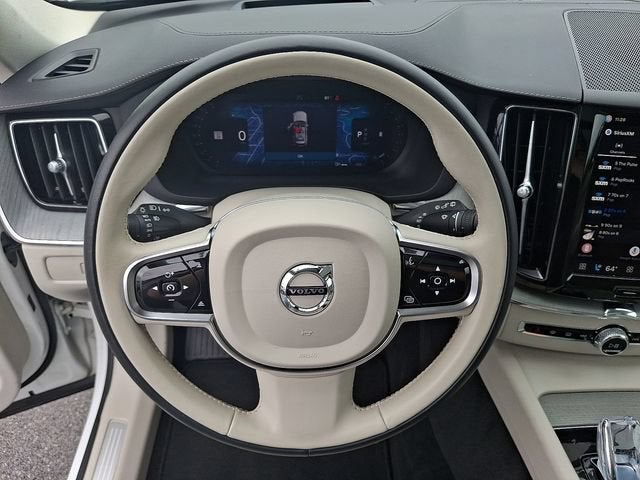 2024 Volvo XC60 Ultimate Dark Theme