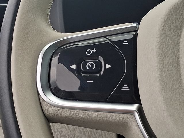 2024 Volvo XC60 Ultimate Dark Theme