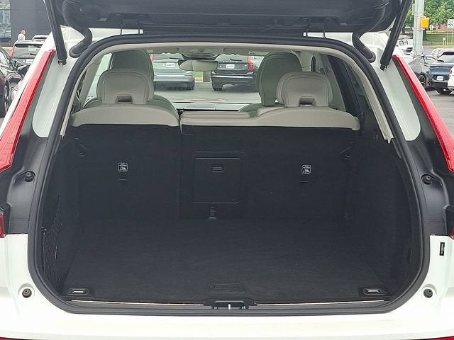 2024 Volvo XC60 Ultimate Dark Theme