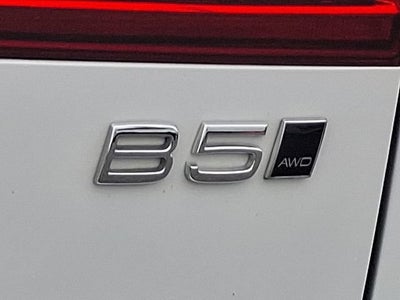 2024 Volvo XC60 Ultimate Dark Theme