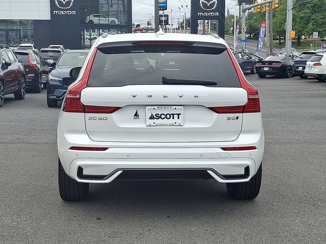 2024 Volvo XC60 Ultimate Dark Theme