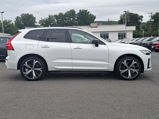 2024 Volvo XC60 Ultimate Dark Theme