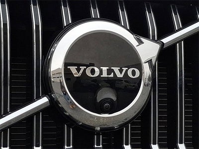 2023 Volvo XC60 Plus Bright Theme