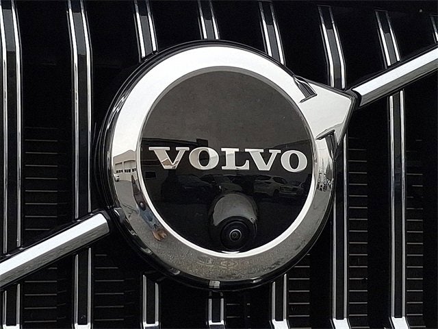 2023 Volvo XC60 Plus Bright Theme