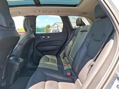 2023 Volvo XC60 Plus Bright Theme