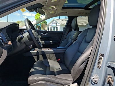 2023 Volvo XC60 Plus Bright Theme