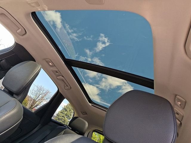2023 Volvo XC60 Plus Bright Theme