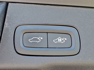 2023 Volvo XC60 Plus Bright Theme