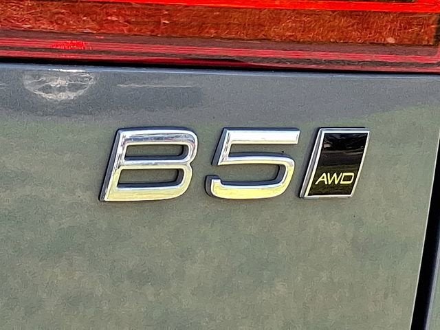 2023 Volvo XC60 Plus Bright Theme