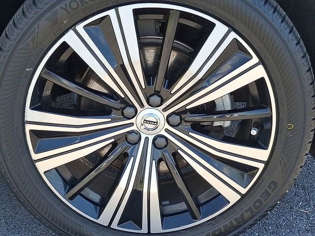 2023 Volvo XC60 Plus Bright Theme