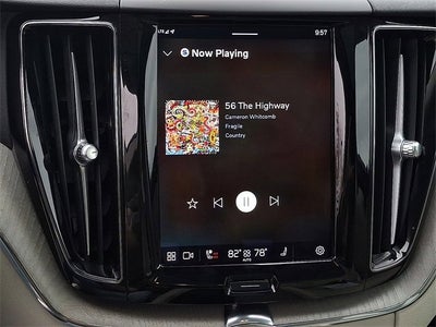 2023 Volvo XC60 Plus Bright Theme