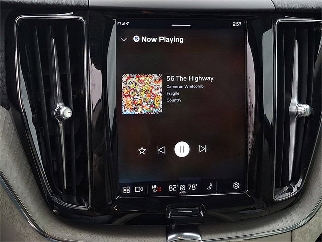 2023 Volvo XC60 Plus Bright Theme