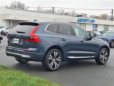 2023 Volvo XC60 Plus Bright Theme