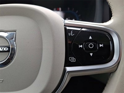 2023 Volvo XC60 Plus Bright Theme