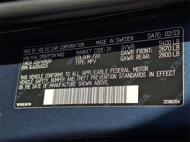 2023 Volvo XC60 Plus Bright Theme