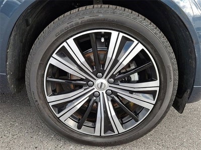 2023 Volvo XC60 Plus Bright Theme