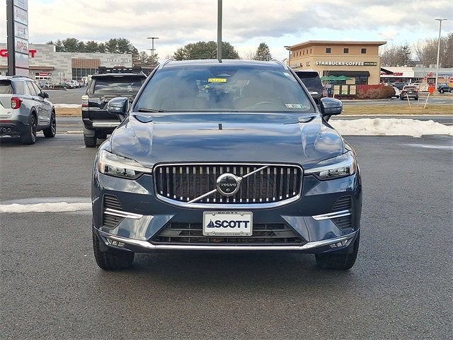 2023 Volvo XC60 Plus Bright Theme