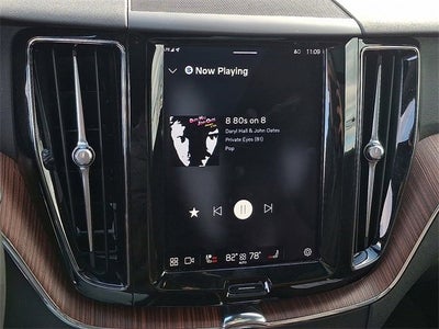 2023 Volvo XC60 Plus Bright Theme