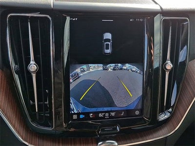 2023 Volvo XC60 Plus Bright Theme