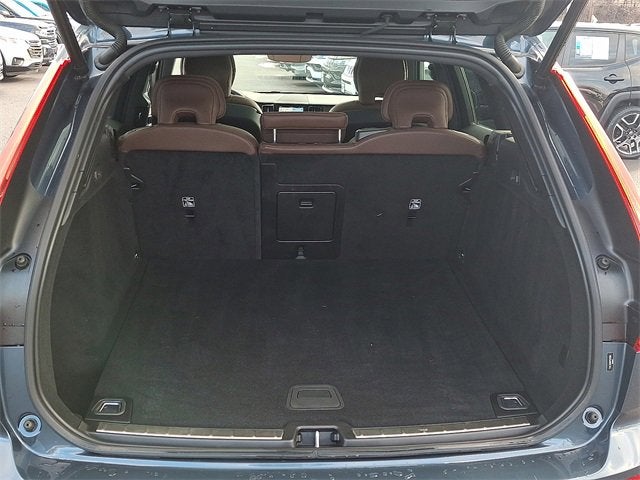 2023 Volvo XC60 Plus Bright Theme
