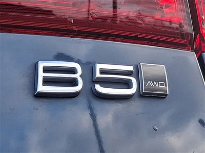 2023 Volvo XC60 Plus Bright Theme