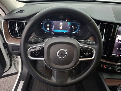 2023 Volvo XC60 Plus Bright Theme