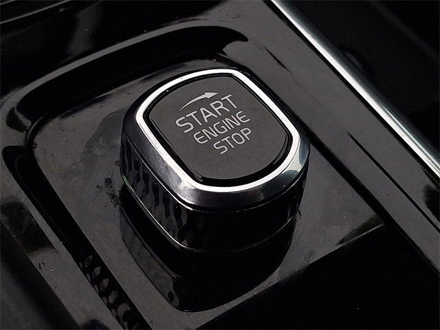 2023 Volvo XC60 Plus Bright Theme