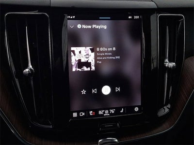 2023 Volvo XC60 Plus Bright Theme