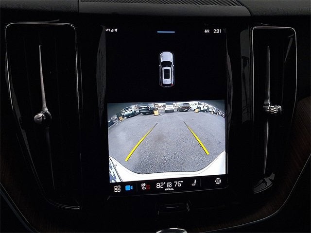 2023 Volvo XC60 Plus Bright Theme