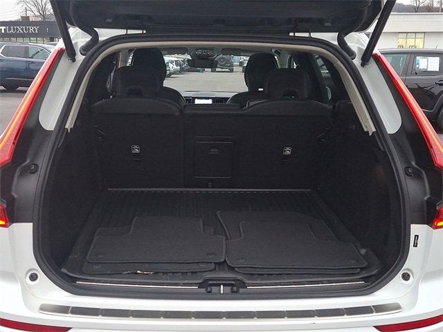 2023 Volvo XC60 Plus Bright Theme