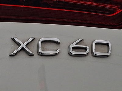 2023 Volvo XC60 Plus Bright Theme
