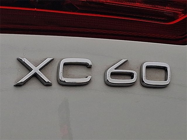 2023 Volvo XC60 Plus Bright Theme