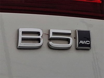 2023 Volvo XC60 Plus Bright Theme