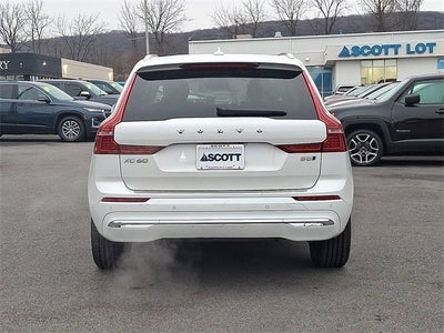 2023 Volvo XC60 Plus Bright Theme