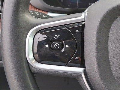 2023 Volvo XC60 Plus Dark Theme